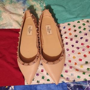 Valentino rock stud flats in cream color